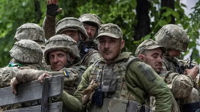 "Царьград": солдатам ВСУ напомнили о запрете зиги и свастику