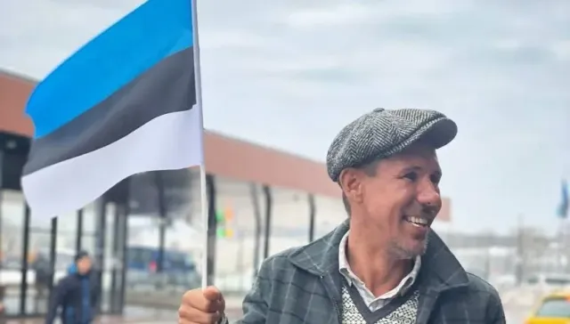Размахивая эстонским флагом, скандальный Алексей Панин приехал в Таллин