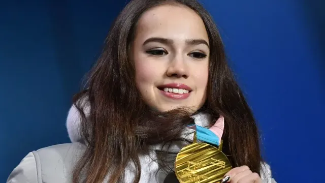 Зрители назвали фигуристку Алину Загитову лучшей телеведущей 2022 года