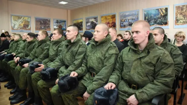 Российским гражданам грозит штраф в размере 50 тысяч рублей за неявку в военкоматы
