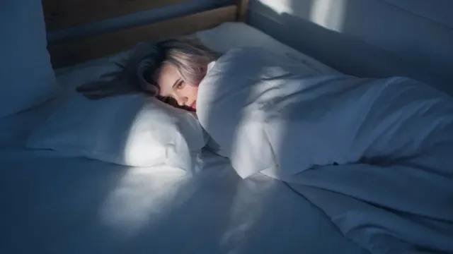 Россиянам назвали три частые причины пробуждений посреди ночи