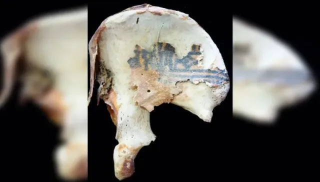 На древнеегипетских мумиях найдены татуировки, являющиеся оберегом при родах
