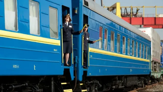 МК: на Украине военного выгнали в тамбур поезда из-за «плохого запаха»