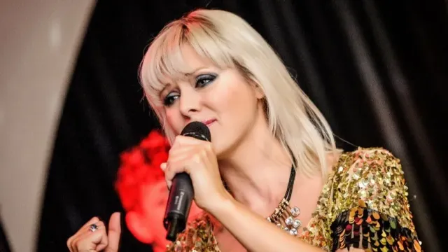 Журналисты узнали, как сейчас живет певица Натали после трагической смерти мужа