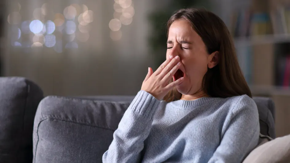 Ученый рассказал, почему при стрессе люди часто зевают