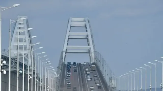 РИАН: "Этот вариант исключать нельзя", что известно о подрыве Крымского моста сейчас