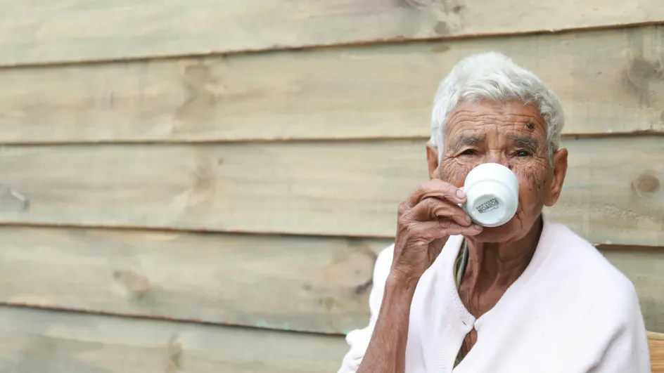 Назван напиток, который поможет вступить в старость в здоровом уме