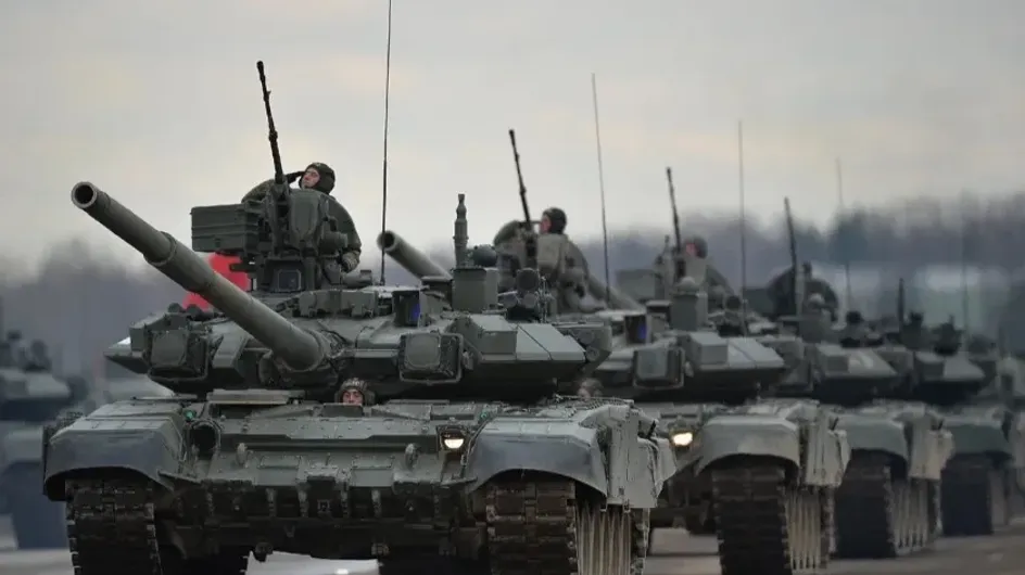 Вооруженные силы РФ в Крыму вывели военную технику с военных баз на север