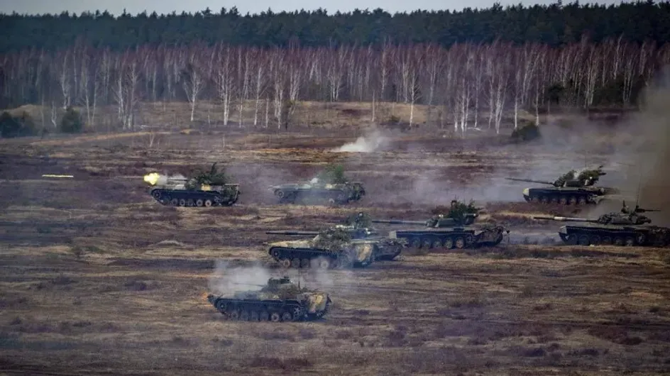 РВ: ВСУ продолжают атаковать позиции ВС РФ на флангах в Артемовске