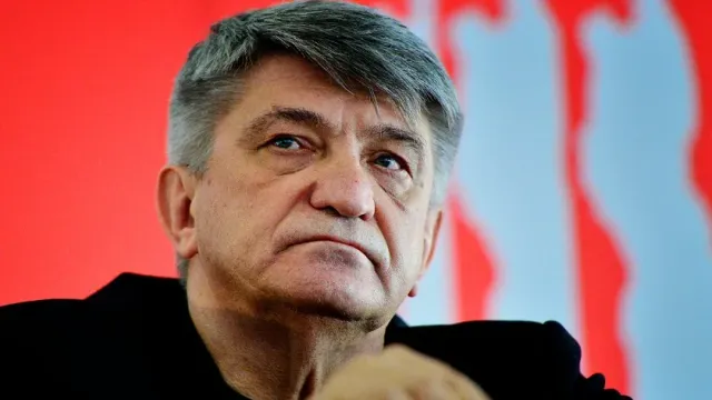 Режиссер Сокуров назвал увольнение худрука БДТ Могучего «абсолютно политическим»