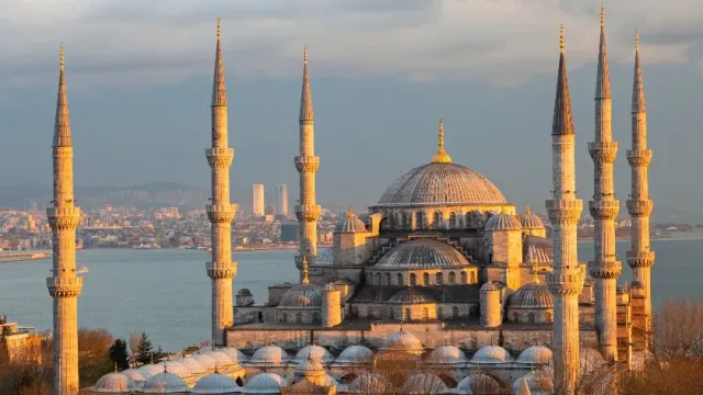 «Турпром»: Российский турист в Турции отобедал в местной «локанте» и сделал два замечания
