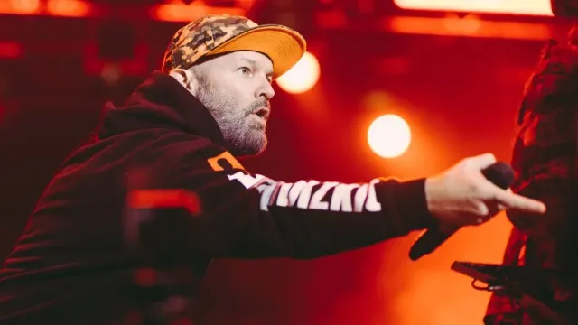 Limp Bizkit выпустили клип, в котором поет Путин, Зеленский и Байден