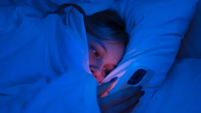 Врач объяснил, почему в марте часто настигает бессонница