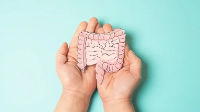 Россиянам рассказали, как защититься от рака кишечника