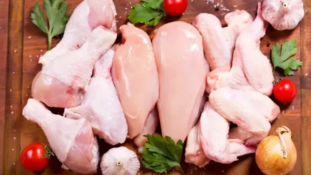 Врач объяснил, почему неспортивным людям опасно есть куриное мясо чаще 3 раз в неделю