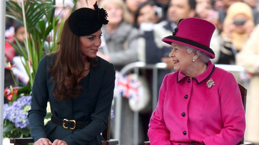 Принц Уильям и Кейт Миддлтон торжественно поздравили королеву Елизавету II с днём рождения