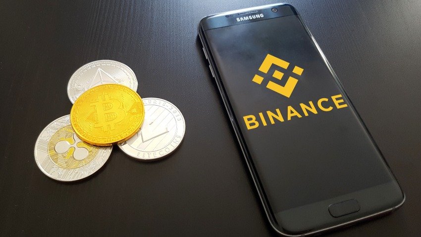 Криптобиржа Binance отстранит от торгов клиентов из России с активами дороже €10 тыс