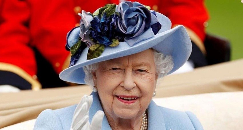 Елизавета II пересела на колеса из-за проблем со здоровьем