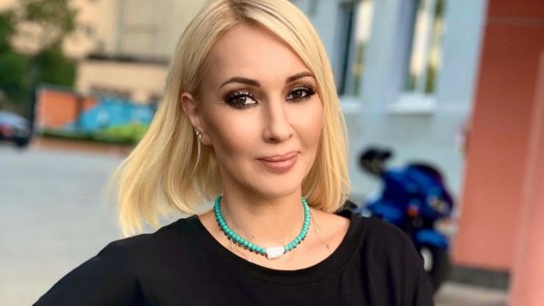Телеведущая Лера Кудрявцева сообщила, что отправилась на отдых в Сочи лечить нервы