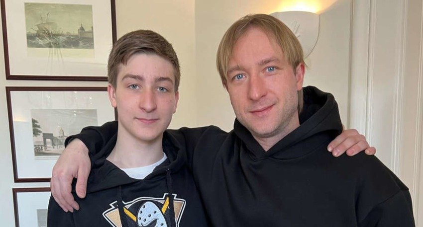 Евгений Плющенко поделился редким фото с 15-летним сыном
