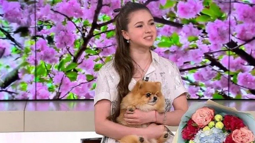 Фигуристка Камила Валиева и её собака стали гостями передачи «Доброе утро» на Первом канале