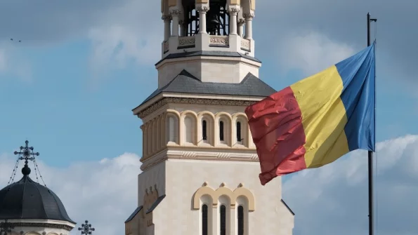 Ziare: Cенатор Шошоакэ в Румынии выкрикнула с трибуны парламента «Слава Москве»
