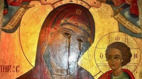 В Патриаршем соборе Новочеркасска начало кровоточить распятие Иисуса Христа
