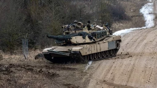 NYT: дорогие западные танки Abrams уязвимы перед дешевыми дронами