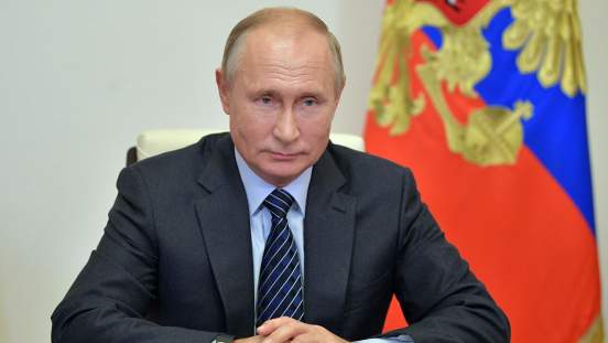 Владимир Путин дал поручение достичь опережения роста доходов жителей регионов