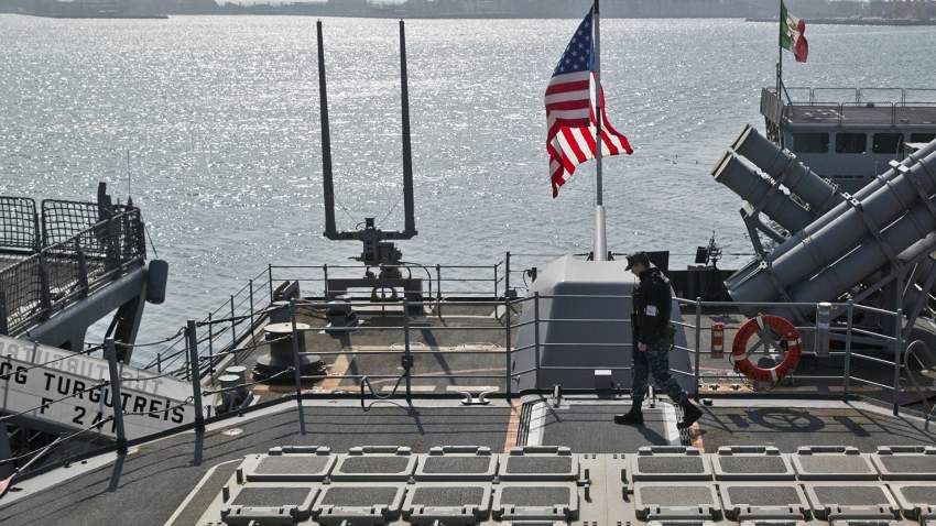 Пресс-секретарь Кирби обещал продолжить проводить операции ВМС США в Черном море