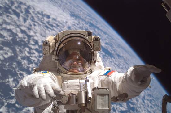 Зарплата опытных космонавтов превысит 500 тысяч рублей в месяц