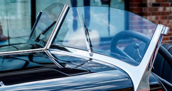 Как уберечь ветровое стекло от царапин: автоэксперты «За рулем» дали 7 простых советов