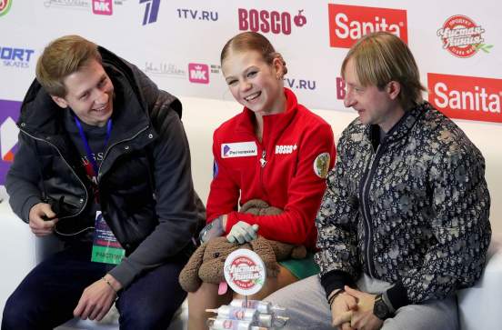 Плющенко заявил, что Трусова победила бы на ЧМ, если бы сделала ещё один четверной прыжок