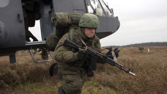 Для защиты Крыма ВС РФ перебросили в регион 76-ю десантно-штурмовую дивизию ВДВ из Пскова