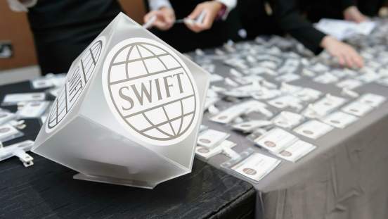 МИД России не исключает развития альтернативы платёжной системы SWIFT