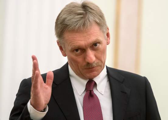 В Кремле назвали ситуацию вокруг дипломатов посольства России в Чехии истерикой