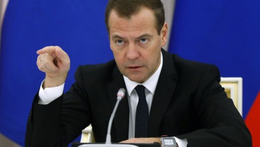 «Призовите своих недоумков к ответу»: Дмитрий Медведев обратился к жителям Европы