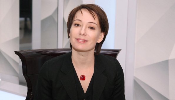 Анастасия Приходько поддержала Хаматову и Литвинову, пригласив со спектаклем на Украину