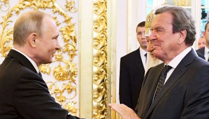 Шрёдера не смогли исключить из партии за дружбу с Путиным
