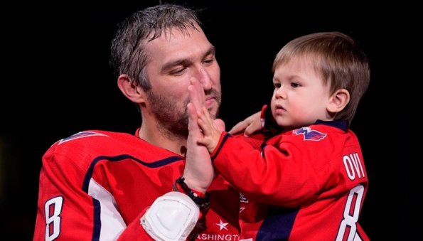 3-летний сын Овечкина Сергей отбил пять звёздам российского хоккея
