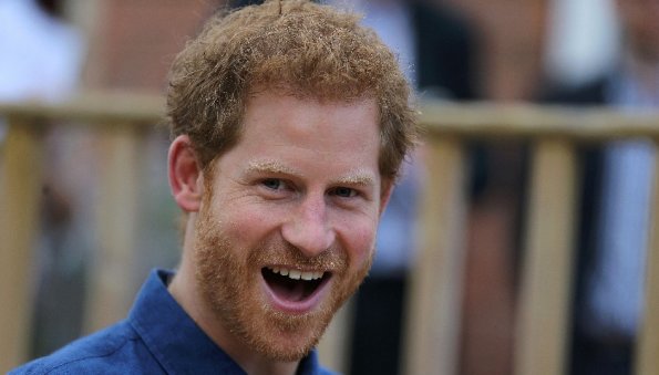 Скандал в королевской семье: стриптизерша выставила на продажу трусы принца Гарри