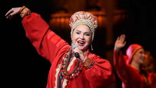 Звезда традиционной песни Надежда Бабкина назвала россиян «диким обществом»