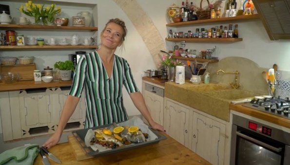 Юлия Высоцкая поведала тайны закулисья кулинарного шоу "Едим Дома!"