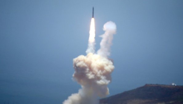 Соединенные Штаты Америки в учебных целях запустили межконтинентальную баллистическую ракету Minuteman III