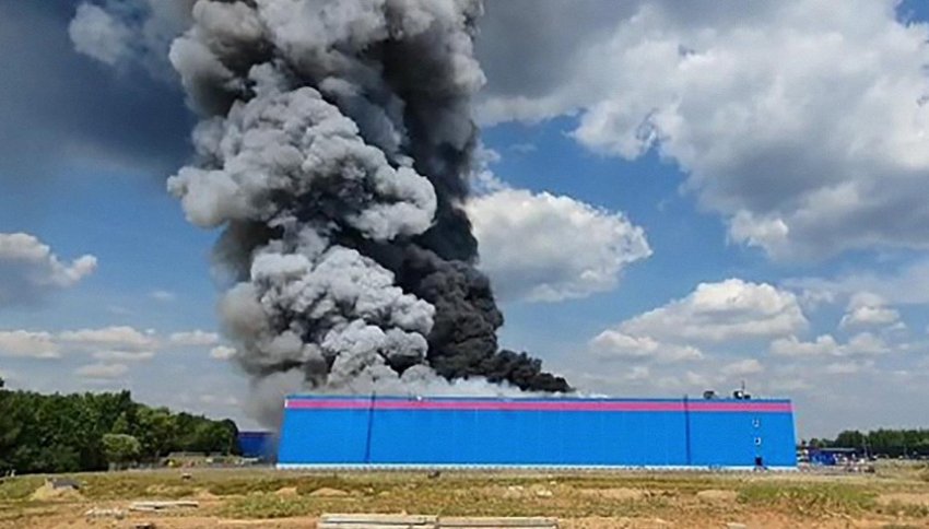 Произошел пожар на складе Ozon в Подмосковье