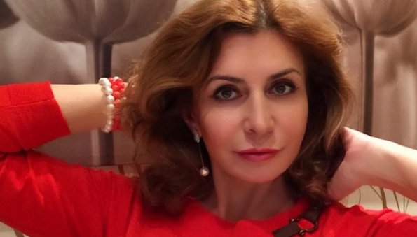 Звезда "Дома-2" Ирина Агибалова устроила танцы на берегу моря