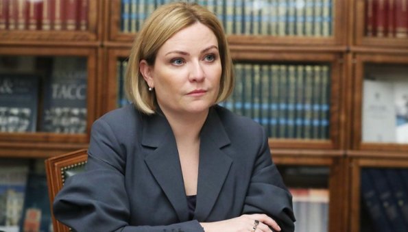 Любимова заявила, что афиши звезд, уехавших из России, порвут, если они решат вернуться