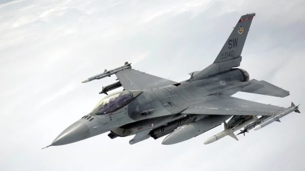 Премьер Чолаку: Румыния будет участвовать к подготовке летчиков ВСУ на F-16