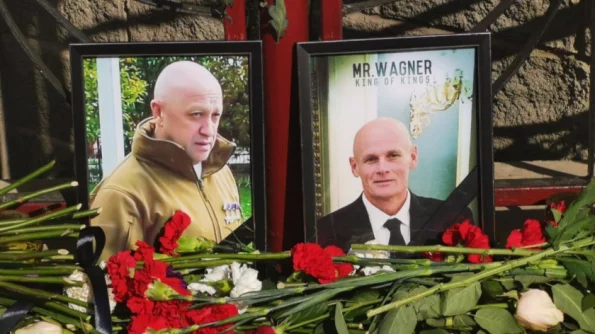 МК: "Помощницу Пригожина" Можар заметили на другом кладбище в Петербурге