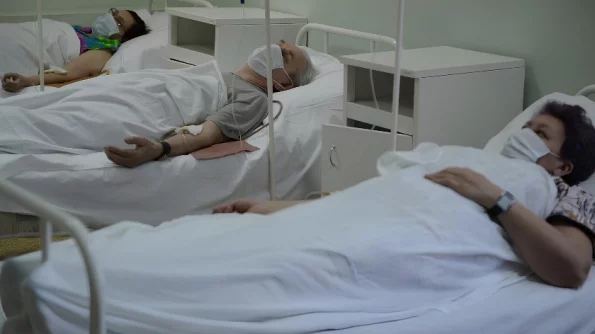 В Саратовских больницах лежат 25 больных ковидом человек